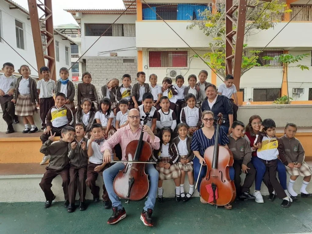 Benito Liendo Islas Galapagos Concierto Didáctico dictado a la Escuela San Francisco